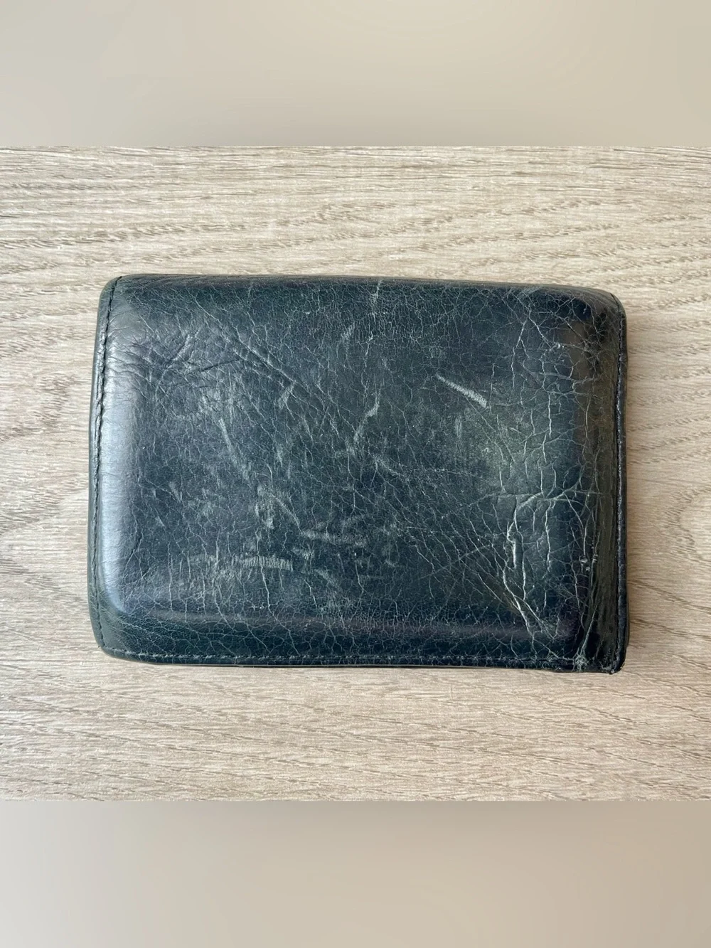 Classic Black Genuine Leather Men's Bi-Fold Wallet - Timeless Style